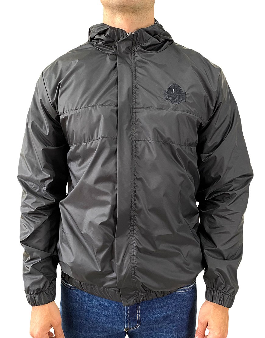 Chaqueta Hombre Rompevientos Antifluido con Capucha – Negro