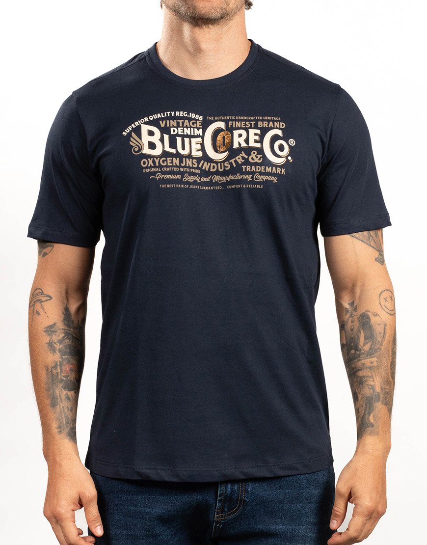 Camiseta Hombre Regular Fit Algodón Estampado Blue Core – Azul Oscuro