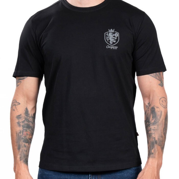 Camiseta Hombre Regular Fit Estampado Escudo León – Negro
