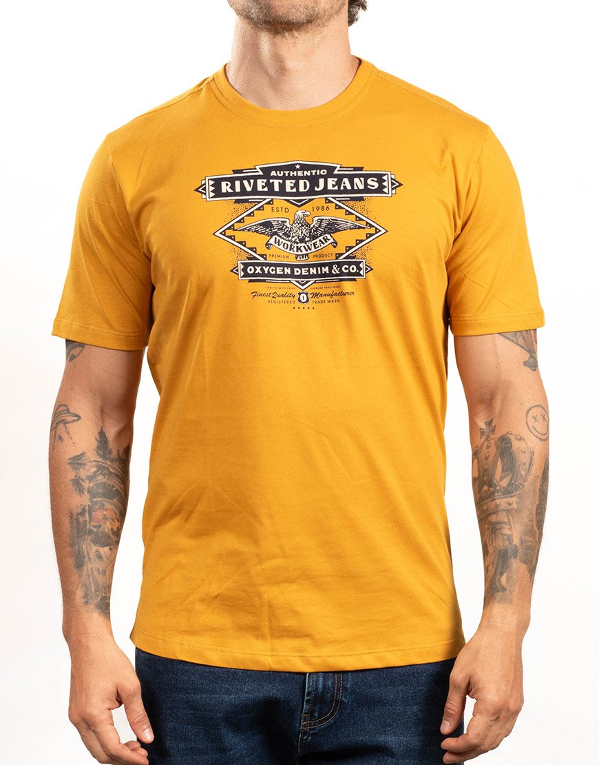 Camiseta Hombre Regular Fit Estampado Águila Vintage – Mostaza