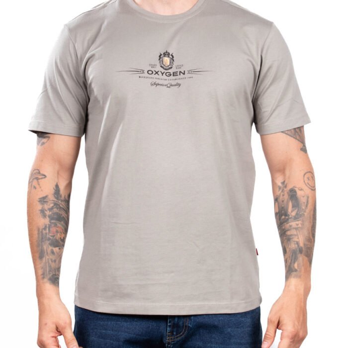 Camiseta Hombre Regular Fit Algodón Estampado Emblema – Gris Claro
