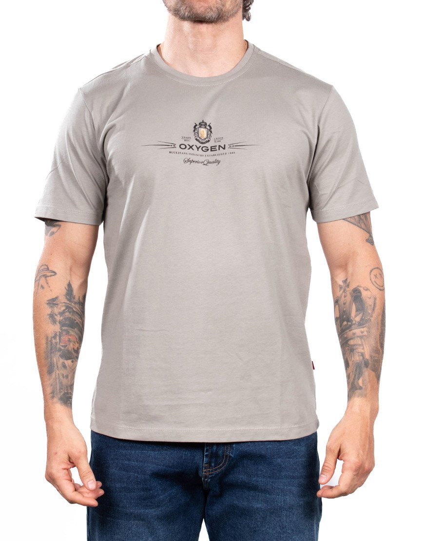 Camiseta Hombre Regular Fit Algodón Estampado Emblema – Gris Claro