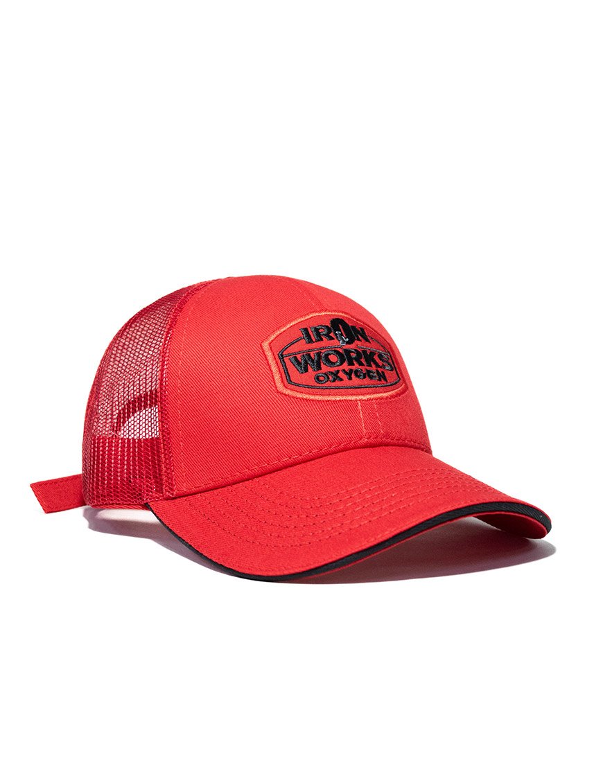 Gorra Trucker Iron Works Hebilla Metálica – Roja