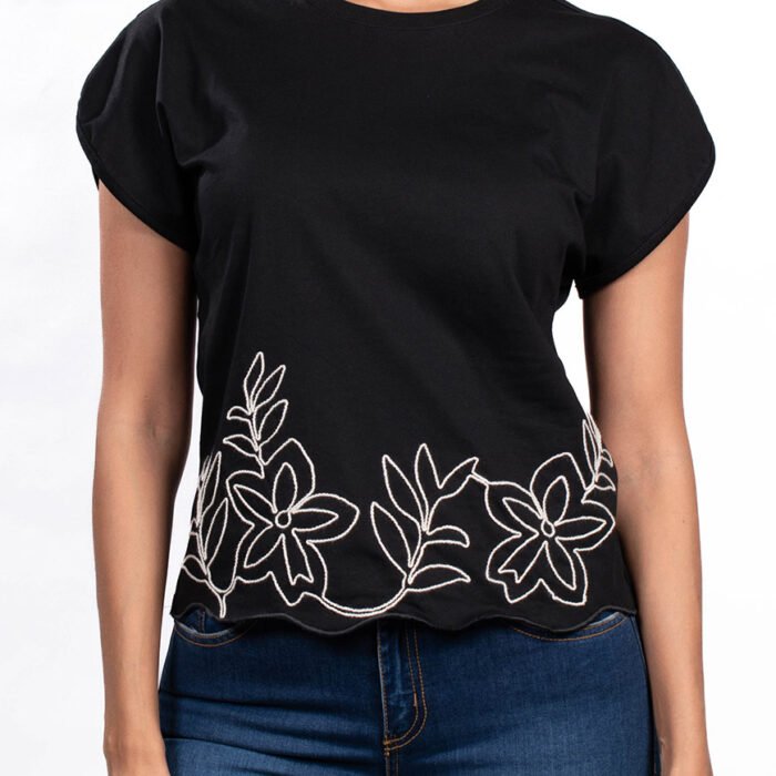 Camiseta Mujer Flora Bordado Premium - Negra